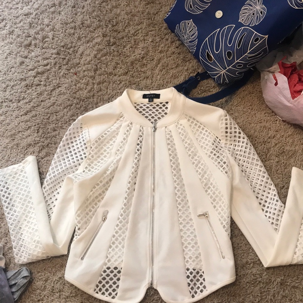 NWOT cropped white jacket